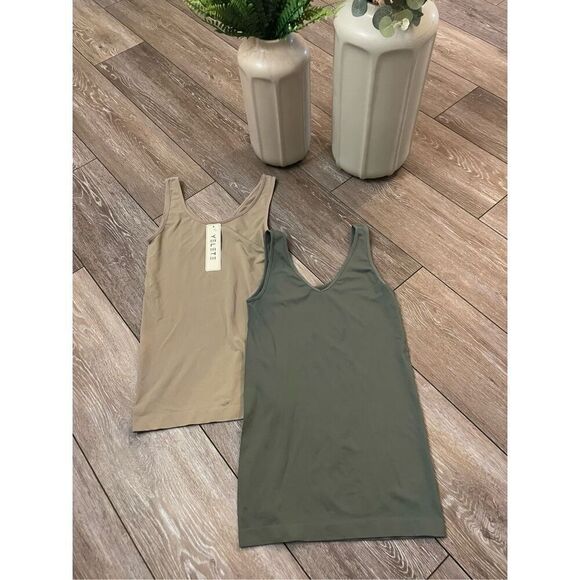 Yelete 2 Pack Seamless V U Neck Reversible Tank Top - Picture 8 of 12